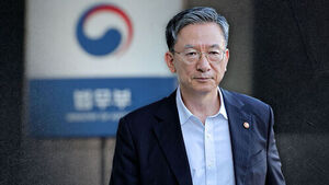 President Lee Accepts Resignation of Justice Minister Jeong Sung-ho