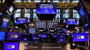 Wall Street Closes Mixed Ahead of Nvidia Earnings, Nasdaq Dips 0.08%