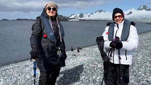 Already Traveled to 50 Countries... The Challenge of Two 85-Year-Old Grandmothers