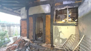 Fire Suspected to Have Started Spontaneously from Sesame Oil Cake Under House Eaves... No Casualties