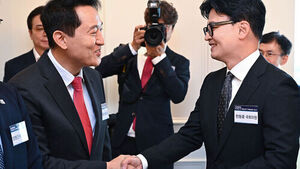 오세훈&middot;한동훈, '장동혁 당협 직선제&middot;징계 정치' 나란히 비판