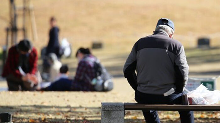 "가족과 살아도 대화 없으면 독거인보다 우울감 더 느껴"