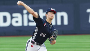Doosan's Choi Min-seok Claims Solo Lead in Wins with 12th Victory, Yang Eui-ji Hits 300th Career Home Run as 3rd Catcher