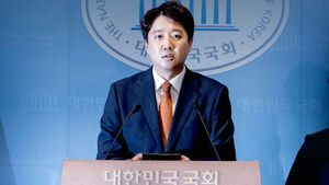 이준석, 대표직 사퇴&hellip;'미룰 수 없는 정치일정'은?