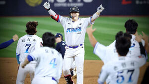 Kim Hyun-soo's Walk-Off Hit Secures KT's Victory Over Doosan and Keeps Them at the Top