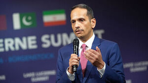 Qatari Prime Minister Visits Iran to Discuss Creating Conditions for Dialogue