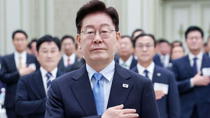 President Lee Jae-myung Hosts Luncheon with Local Government Heads... "Regional Extinction Crisis Is Severe"