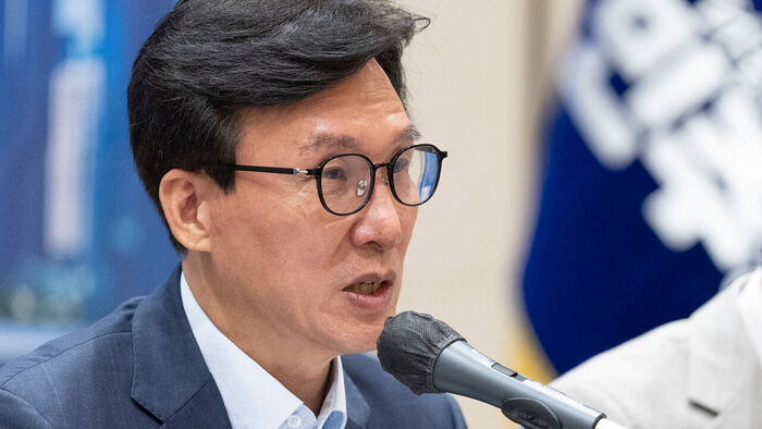 김민석, 국힘 향해 "이진숙 내쫓든지 아니면 김영삼 사진 내려라"