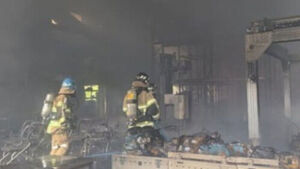 Fire Breaks Out at Anseong Smart Logistics Center... One Firefighter Injured