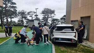 Passenger Car Hits Pedestrian at Goseong Hotel in Gangwon Province, Leaving 5 Injured