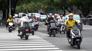 No Helmet, Even with a Child? China Tightens Regulations on Rechargeable Two-Wheelers
