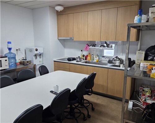 Kitchen and conference room inside Wangdolcho Station (Photo: Park Seong-je, Yonhap News)