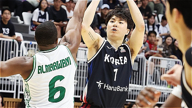 '이현중&middot;여준석 43점 합작' 한국, 사우디 꺾고 월드컵 본선행 희망가