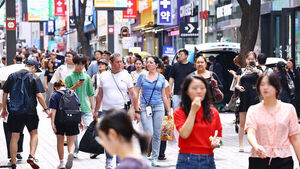 Foreigners' Card Spending in Korea Hits Record High of $4.86 Billion in Q2, Up 36%