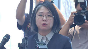 Yong Hye-in Makes First Appearance Amid Dual-Role Controversy... When Asked 'Will You Keep Your Assembly Seat?'