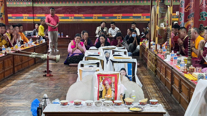 A joint funeral is held for 19 missing Sherpas of a recent massive flood at a Buddhist temple in Kathmandu, the capital of Nepal, on the 2nd local time.