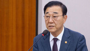 Land Minister: 'Minimize Public Agency Retention in Seoul Metro Area for 2nd Relocation, Begin Pioneer Moves Next Year'