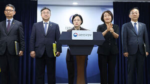 Prime Minister Han: Minimizing Public Agencies Remaining in Capital Area, Downsizing 109 Agencies