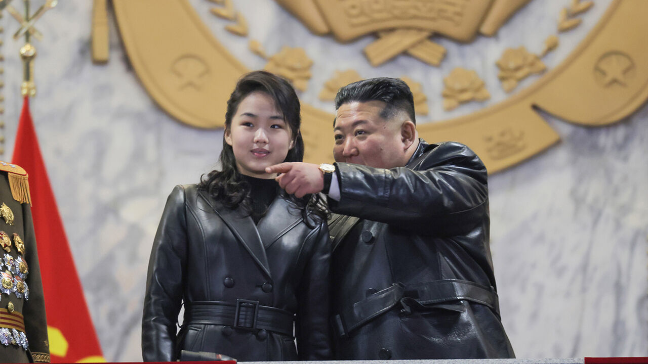 북한 노동당 제9차대회기념 열병식이 지난 25일 밤 평양 김일성광장에서 열렸다고 조선중앙통신이 지난 2월 26일 보도했다. (사진= 조선중앙통신, 연합뉴스)