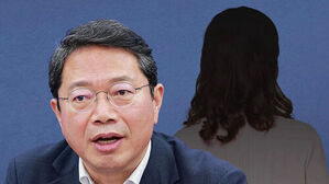 "김승원은 멘토"&hellip;영장 판사까지 함께 '3인 셀카'