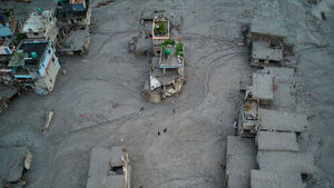 Hundreds Still Trapped... Desperate Struggle Crawling Through Mud