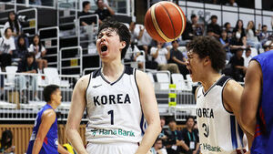 Lee Hyun-jung Takes on Dirty Work: "My Shots Weren't Great, But Happy to See Teammates Shine"