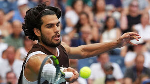 Tennis: Alcaraz and Sabalenka Advance to US Open Round of 16 Side by Side