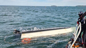 Incheon Coast Guard Rescues 9 People After Motorboat Capsizes, 2 Unconscious
