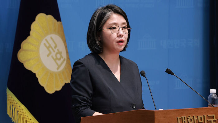 용혜인 성평등가족부 장관 후보자가 10일 국회 소통관에서 입장 발표 기자회견을 하고 있다.