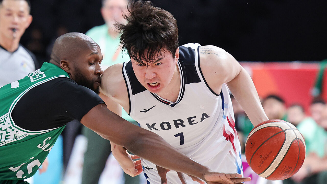 남자농구, 사우디 완파…한국 선수단 첫 승리