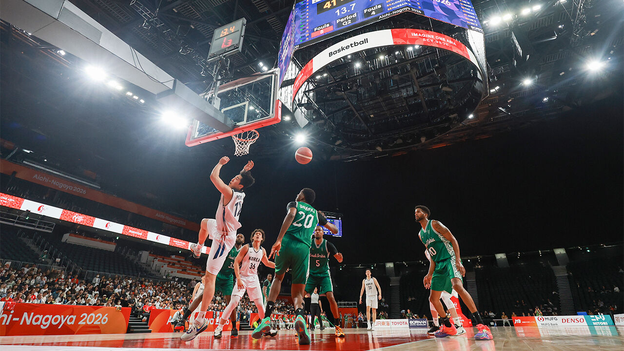 The men's basketball group stage match between South Korea and Saudi Arabia is underway at the Aichi International Arena in Nagoya, Japan, on the 10th. (Photo: Yonhap News)