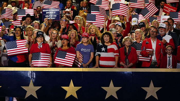 People listen to President Donald Trump's speech at the Republican National Convention (Photo: AP, Yonhap News)