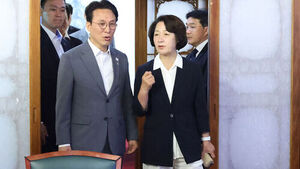 민주당 주류 일각, 대통령 비판 추미애에 격앙&hellip;"윤석열에게 할법한 극언"