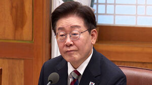 [단독] 이 대통령, 퇴임 앞둔 1기 내각 초청 오찬&hellip;"고생하셨다"