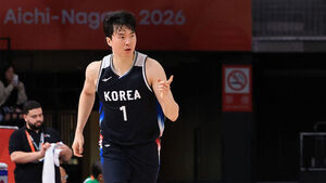 손끝 달아오른 이현중&hellip;금메달까지 이제 두 경기 [AG 영상]