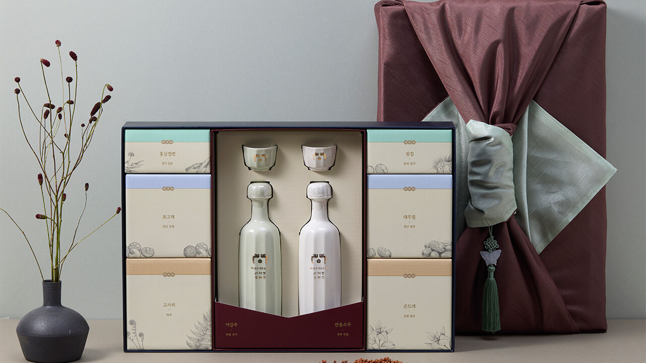 Cheong Wa Dae reported on September 16 that President Lee Jae-myung delivered gifts consisting of regional specialties from across the country to people from all walks of life on the occasion of Chuseok. (Photo courtesy of Cheong Wa Dae, Yonhap News)