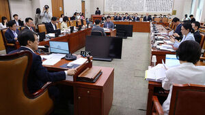 "피해자 외면이 검찰 개혁인가"&hellip;여권 의원 간 공방에 법사소위 파행