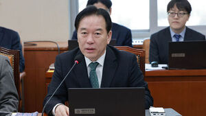 12일 국회에서 열린 대미투자특별법 처리를 위한 특별위원회 제1차 전체회의에서 더불어민주당 정태호 의원이 여당 간사로 선임된 뒤 인사말하고 있다. (사진=연합뉴스)