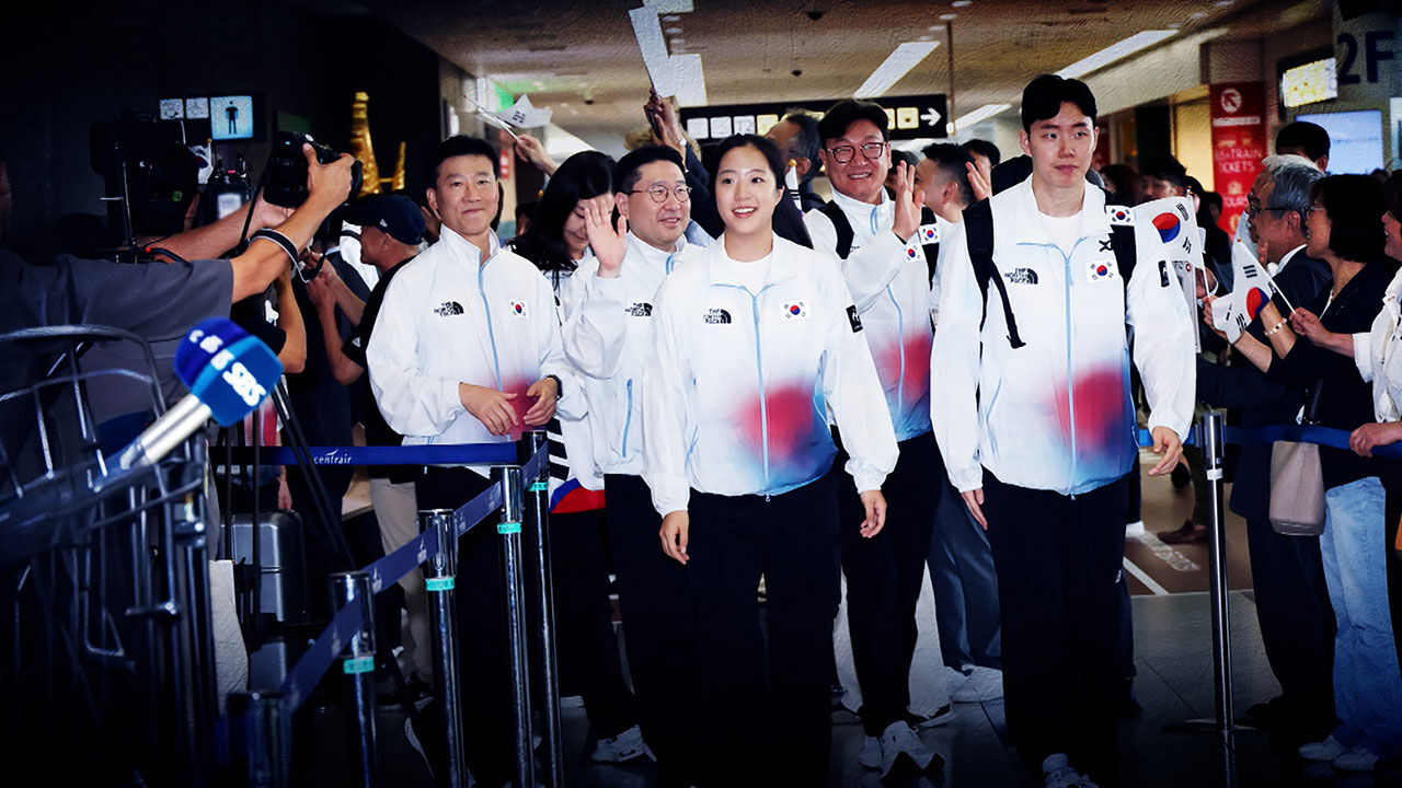한국 선수단 '태극기'도 막더니…공분 불러온 SNS 영상