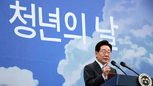 이 대통령 "청년 정책 총괄&middot;전담 조직 개설 고민"