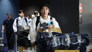 2026 아이치&middot;나고야 아시안게임 한국 야구 대표팀 곽빈이 18일 일본 주부국제공항을 통해 입국하고 있다.