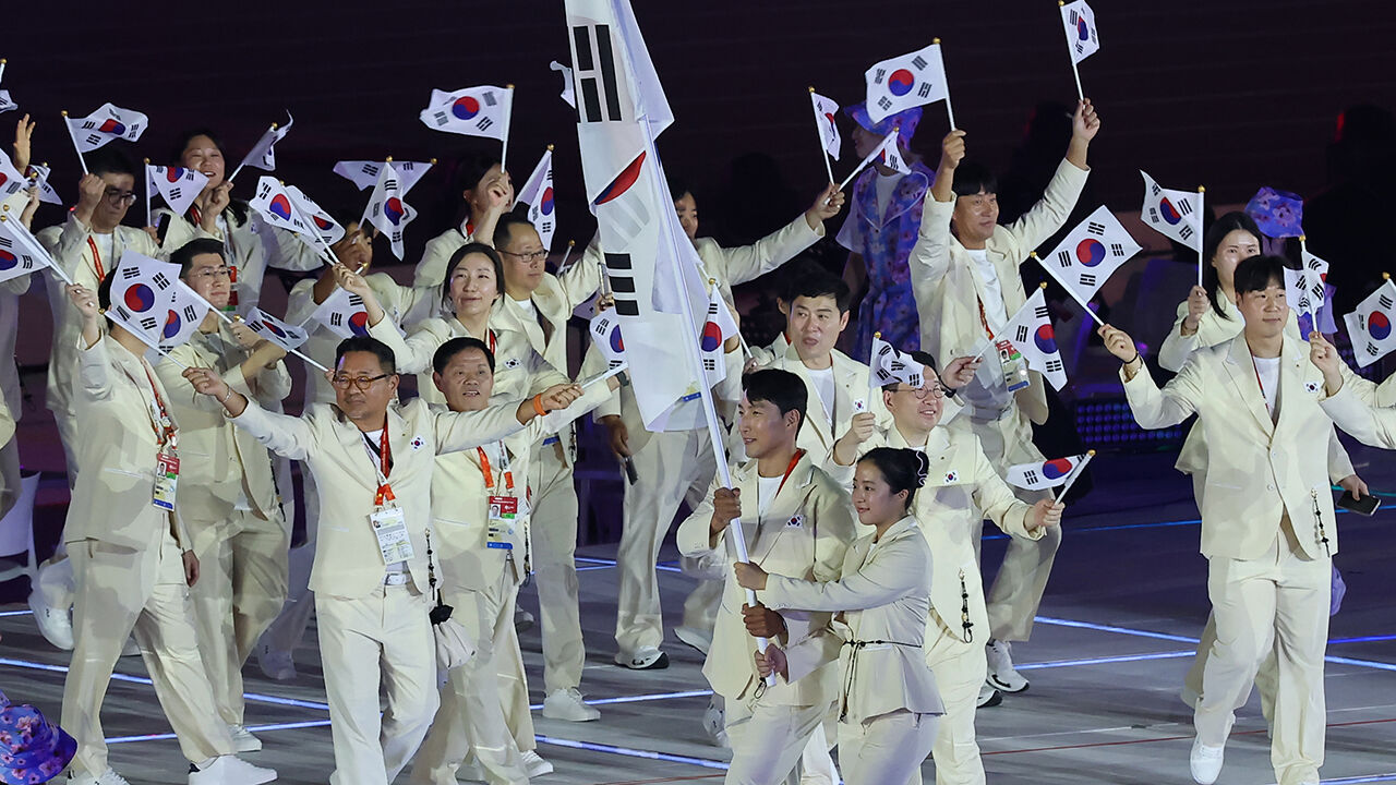 19일 일본 나고야 미즈호공원 육상경기장에서 열린 2026 아이치·나고야 아시안게임 개회식에서 대한민국 선수단이 입장하고 있다. (사진=연합뉴스)