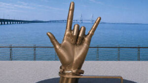 Giant Hand Sculpture Installed on Songdo Coast Sparks Complaints Over Eyesore
