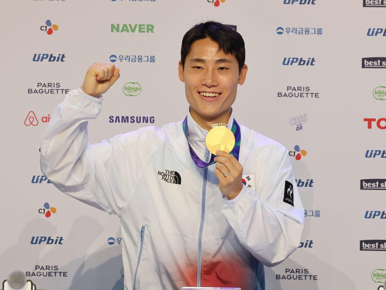 테크볼 이준석의 기적 "일어나서 뺨 때려봤다…꿈 아니더라"