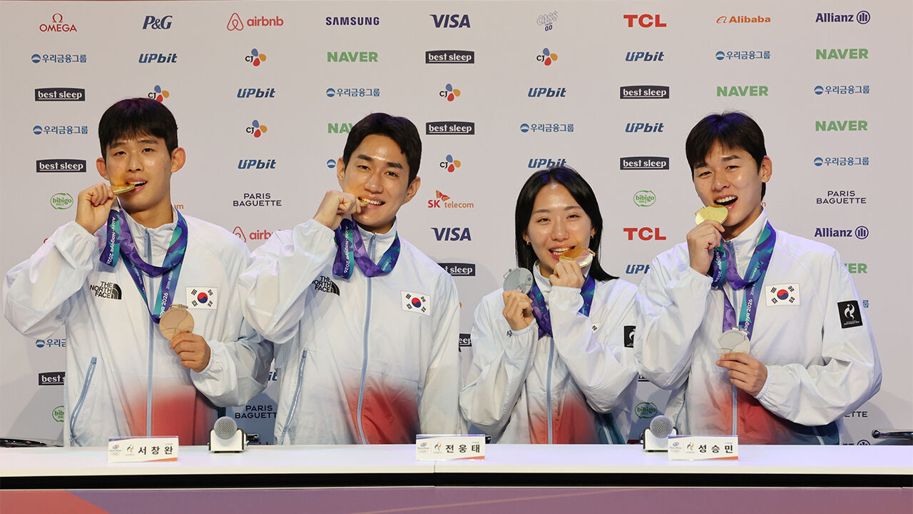Medalists pose during a press conference for medalists held at the Korea House for the 2026 Aichi-Nagoya Asian Games in Nagoya, Japan, on September 21. (Photo: Yonhap News)