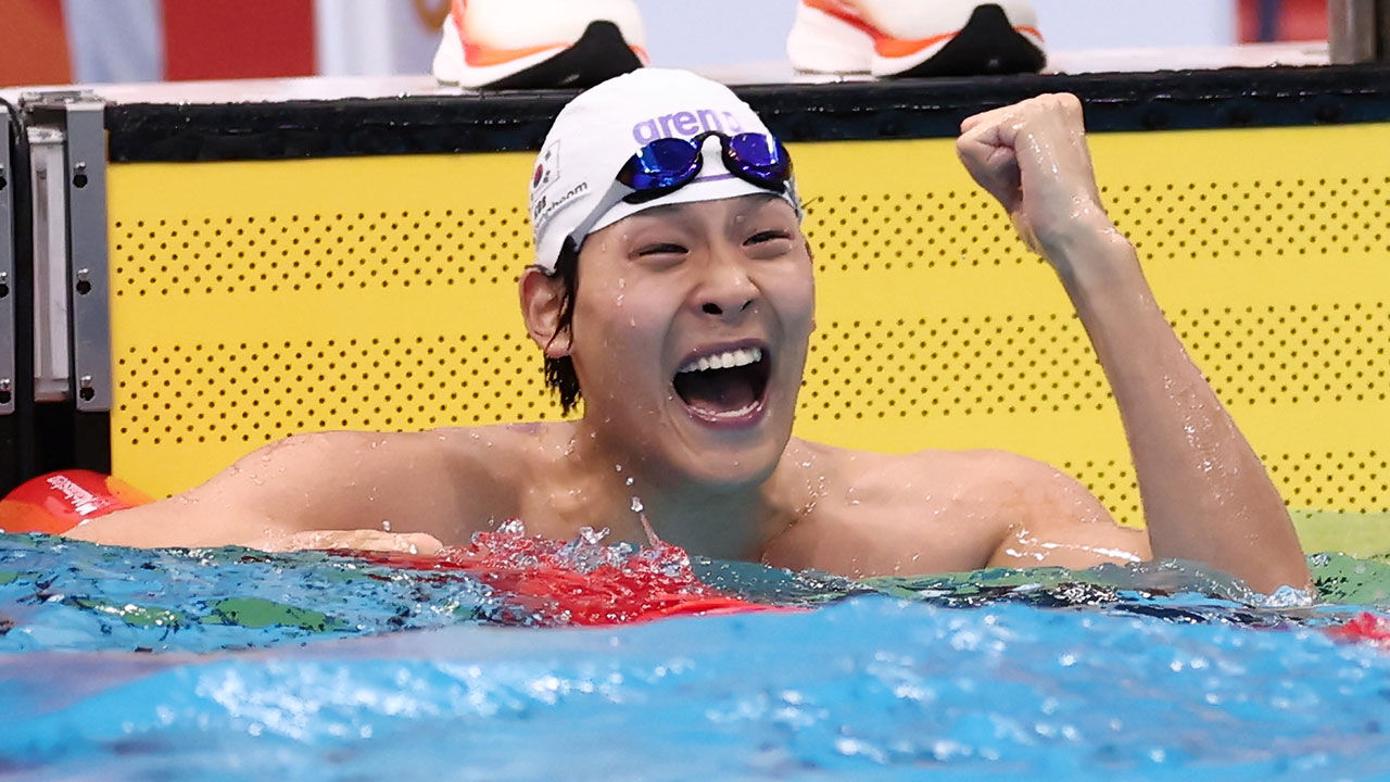 김영범, 자유형 50m 예선 1위 결승행…계영 800m 2연패 시동 [AG 영상]