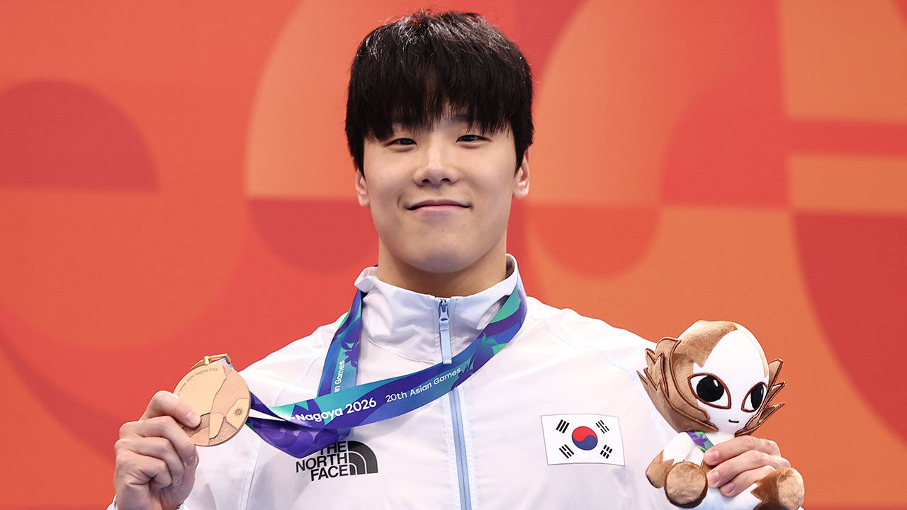 '동메달' 지유찬의 멈추지 않는 물살…2연속 메달