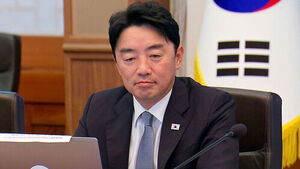 Presidential Chief of Staff Kang Hoon-sik Abruptly Offers Resignation to 'Take Responsibility'
