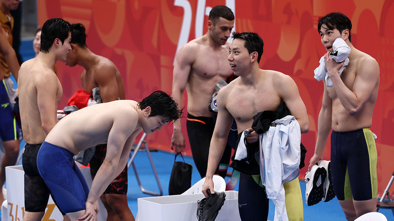 2연속 메달 노리는 남자 혼계영 400m, 5위로 예선 통과