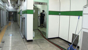 Fire at Ehwa Womans University Station on Subway Line 2 Causes Commuter Disruption